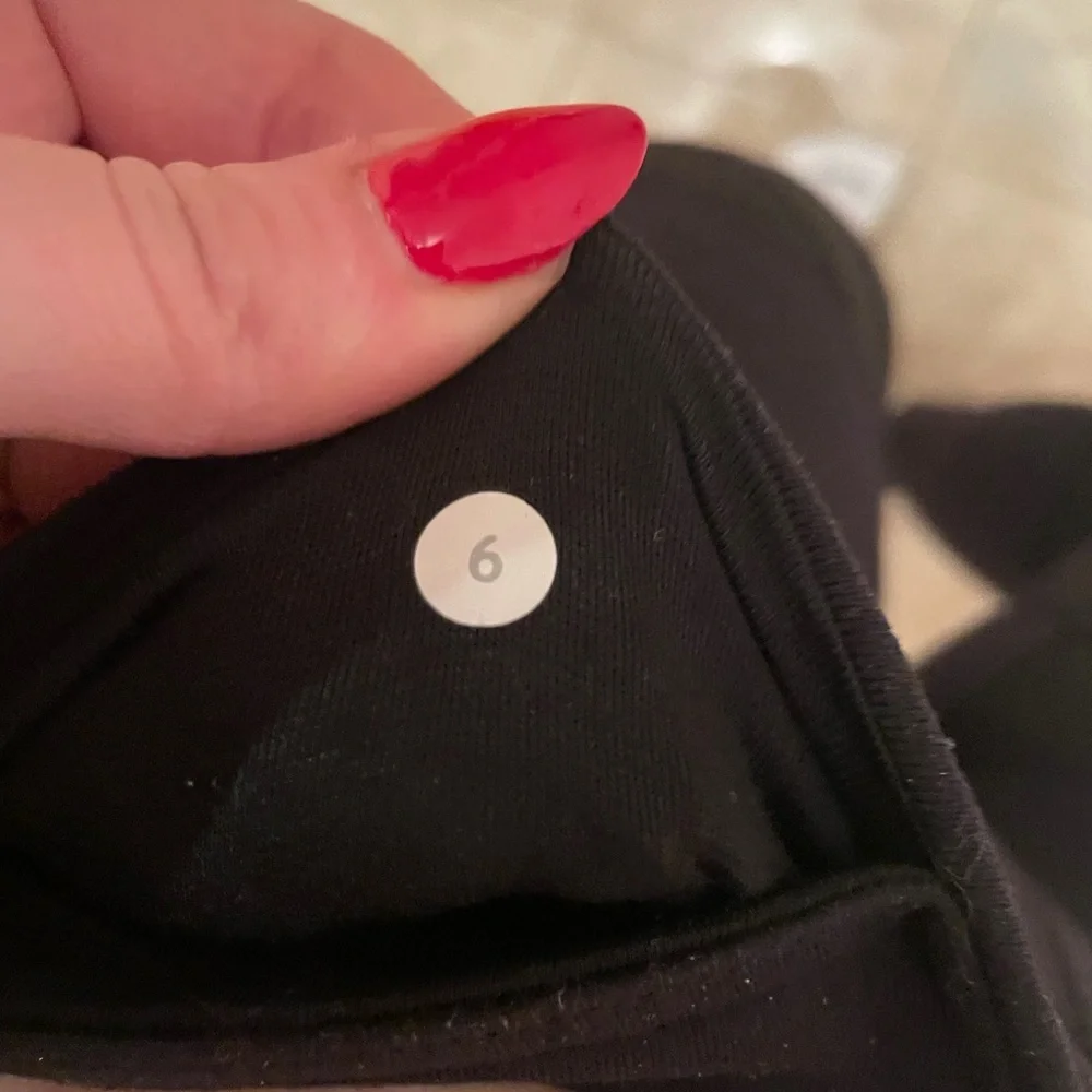 LuluLemon leggings - Picture 4 of 8